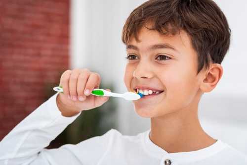 牙齒萌出時釉質發育成熟了嗎？